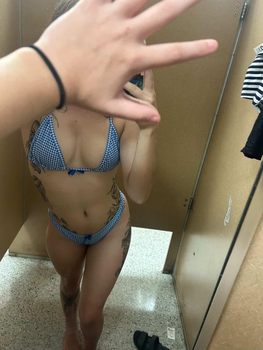 dvdvd12510's tweet photo. dm to submit ur irls no limit #submission https://t.co/kv4aqPHQVe