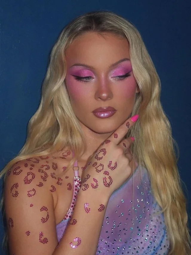 callbabylon's tweet photo. My niece wants me to do her makeup like zara larsson. https://t.co/hBl0mca556