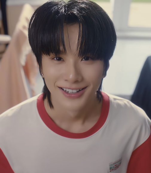 auausaveee's tweet photo. the look in wan’s eyes changing when looking at nine posters and stuff from ep 1 to ep 5 💔

MR FANBOY CHAPTER 5
#MrFanboyEP5 https://t.co/DBjs4Pyvw0