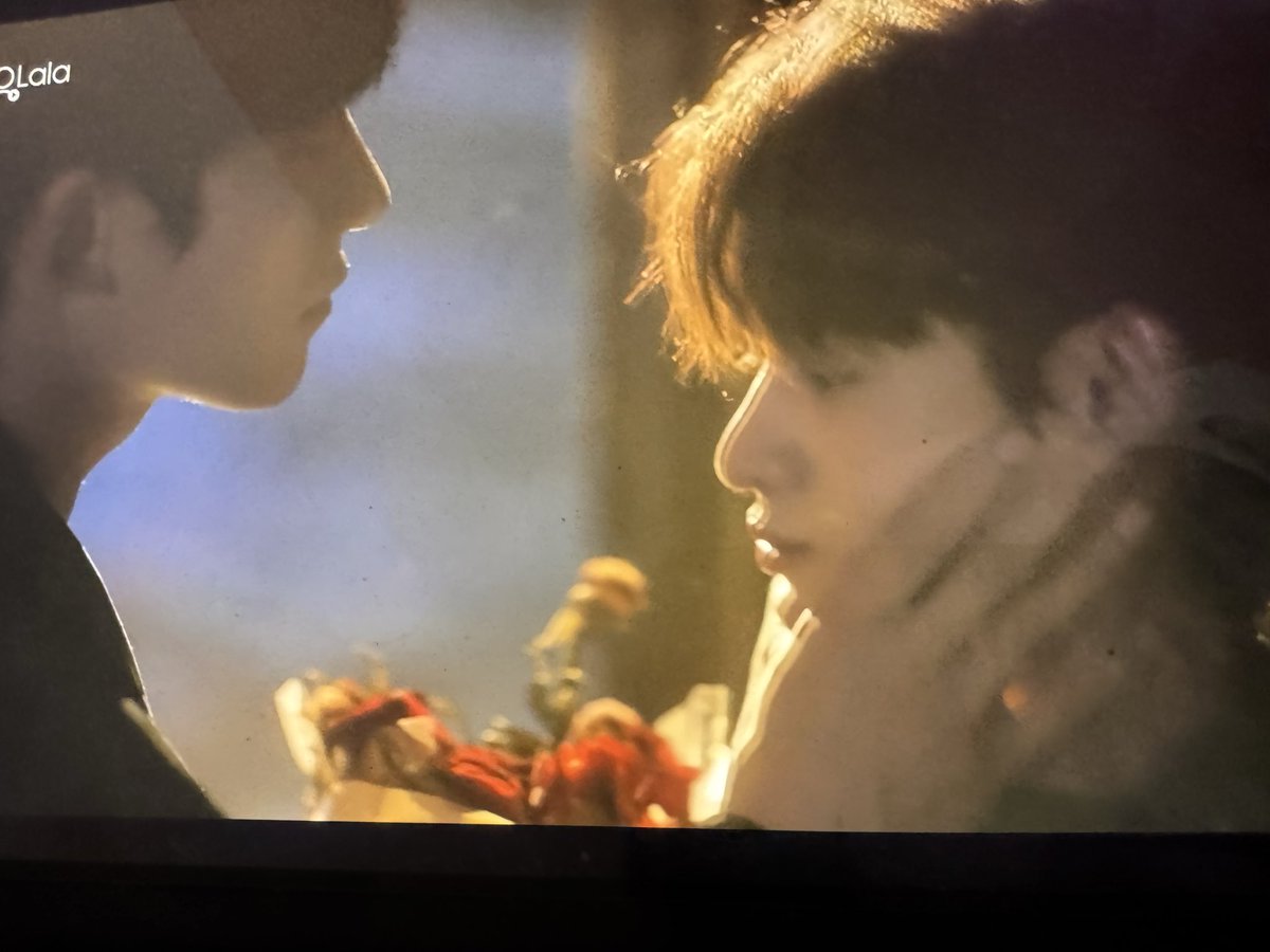 rootsweetbun's tweet photo. Shogun needs to tell his Lao Gong I am not playing these games with him. Does he know who I AM? Who told him he can be bad here!!! I don’t play about my child!!😩👿😂
#NotYoursEP1 #NOTYOURSTheSeries #非你之物 #RossShogun https://t.co/sUXS0QqJ2p