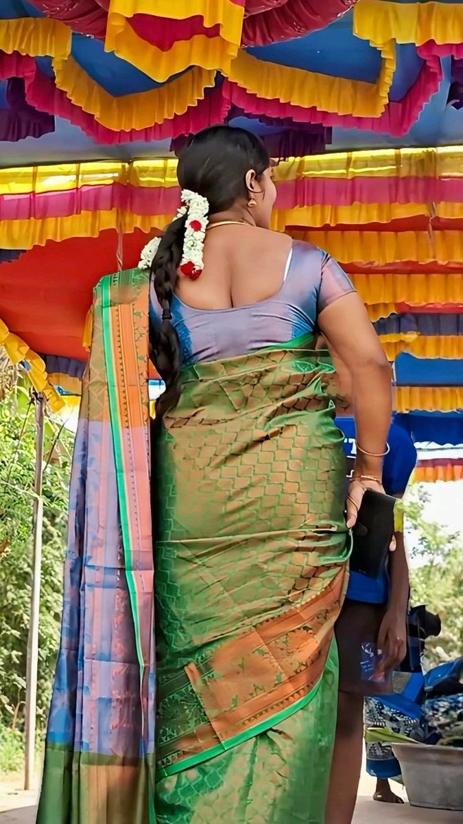 efileravi9's tweet photo. அத்தை:டேய் பொருக்கி போதும் விடுடா உன் மாமா வர நேரம் ஆச்சு

Me: அத்தை மாமா இன்னைக்கும் குடிச்சிட்டு தான் வருவாரு நீ ஒழுங்கா கால விரி இப்பதான் நான் புண்டய நக்க போறேன்

அத்தை: டேய் அத்தைனு கூட பாக்காம இப்டி நமக்குரியேடா ஸ்ஸ்ஸ் 

ஆஆஆ 🥵🥵🥵 https://t.co/l4HhH6JGTD