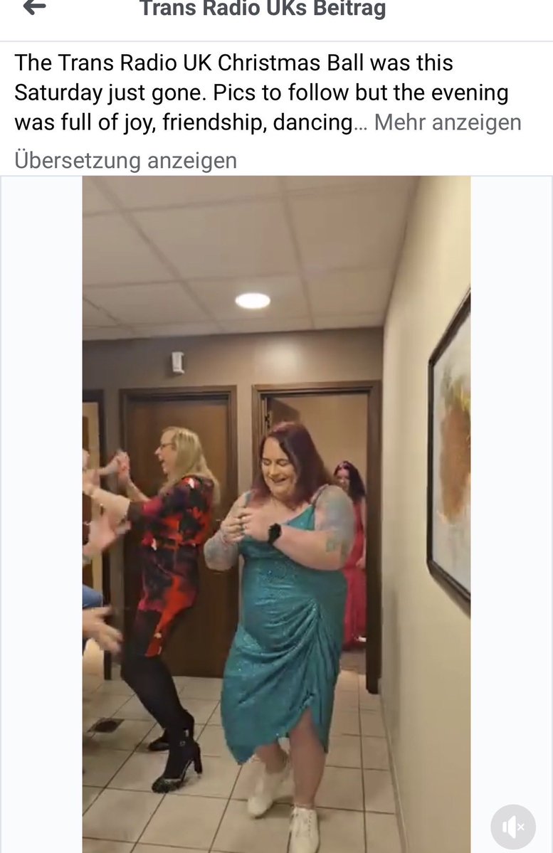 klfeuerfalter's tweet photo. 🧚♀️Das ist eine trans Person die für #Gender #SelfID Aktivismus steht, dadurch bekannt geworden ist. Neeves spricht empathisch über die #trans Tochter eines Freundes, die nun angeblich unter den neuen anti Trans Gesetzen zu leiden hat , die es in der Realität gar nicht gibt. Der Supreme Court hat lediglich darauf hingewiesen das bestimmte Gesetze beachtet werden müssen. Neeves selbst hatte Party Videos mit männlichen Personen in Damentoiletten gedreht u. ins Netz gestellt. Warum hat dieser Mensch keine Empathie mit tatsächlichen #Mädchen , z.B. der eigenen Tochter ? Es gibt kaum eine Klatschzeitung die Neeves Crossdresser Story nicht gedruckt hat , denen Neeves kein Interview gegeben hat , für Ehefrau u. Kinder war das sicher nicht angenehm. Als dieses Klovideo entstand war die Klage bereits beim Supreme Court. Wie kann man überhaupt auf die Idee kommen so etwas zu machen, was sollten diese ganzen furchtbaren Klovideos ?