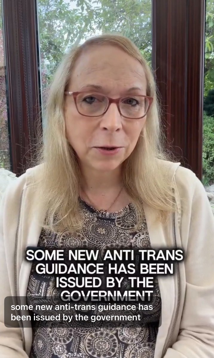 klfeuerfalter's tweet photo. 🧚♀️Das ist eine trans Person die für #Gender #SelfID Aktivismus steht, dadurch bekannt geworden ist. Neeves spricht empathisch über die #trans Tochter eines Freundes, die nun angeblich unter den neuen anti Trans Gesetzen zu leiden hat , die es in der Realität gar nicht gibt. Der Supreme Court hat lediglich darauf hingewiesen das bestimmte Gesetze beachtet werden müssen. Neeves selbst hatte Party Videos mit männlichen Personen in Damentoiletten gedreht u. ins Netz gestellt. Warum hat dieser Mensch keine Empathie mit tatsächlichen #Mädchen , z.B. der eigenen Tochter ? Es gibt kaum eine Klatschzeitung die Neeves Crossdresser Story nicht gedruckt hat , denen Neeves kein Interview gegeben hat , für Ehefrau u. Kinder war das sicher nicht angenehm. Als dieses Klovideo entstand war die Klage bereits beim Supreme Court. Wie kann man überhaupt auf die Idee kommen so etwas zu machen, was sollten diese ganzen furchtbaren Klovideos ?