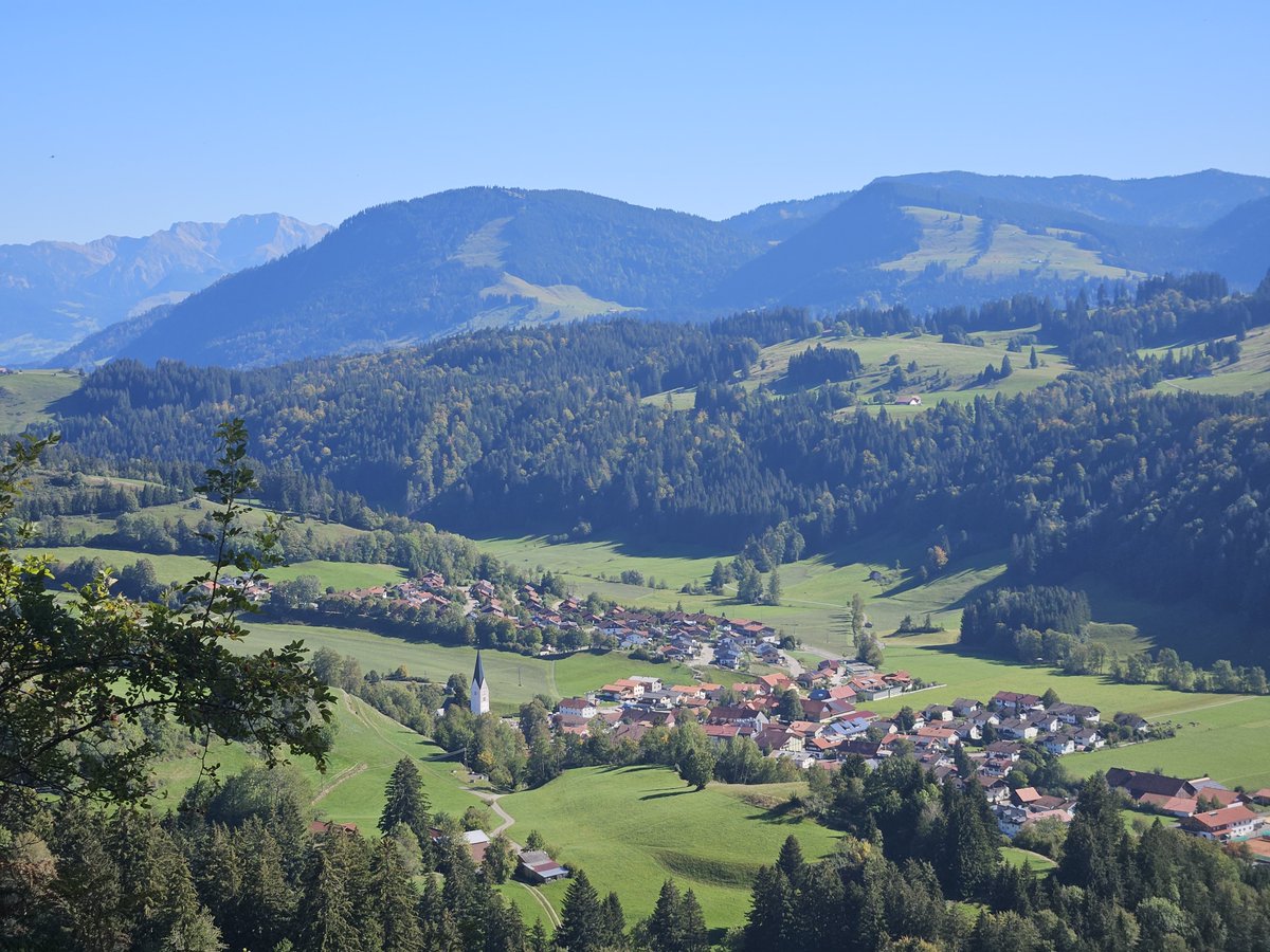 tiiyamisu's tweet photo. apfelkuchen und heiße schokolade auf der alm nach einer 5h wanderung https://t.co/pA0EWzbtG3