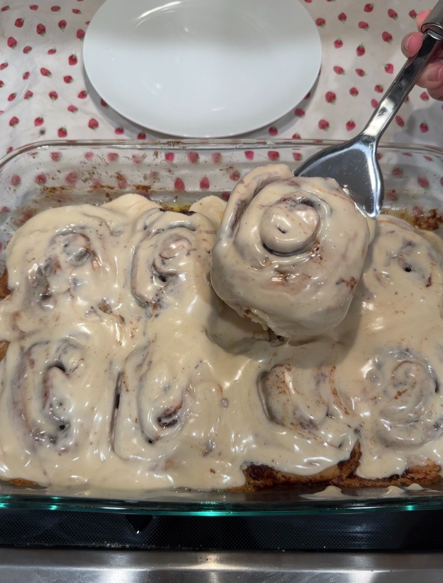 iwantava_'s tweet photo. I made cinnamon rolls 🧑🏻‍🍳 https://t.co/DOCdZSe175