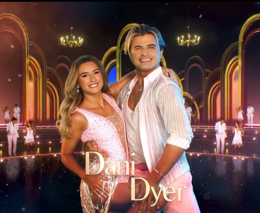 nocontextSCD_'s tweet photo. #strictly only person who has appeared on two different titles 😍😍 https://t.co/lysUX9SLsa