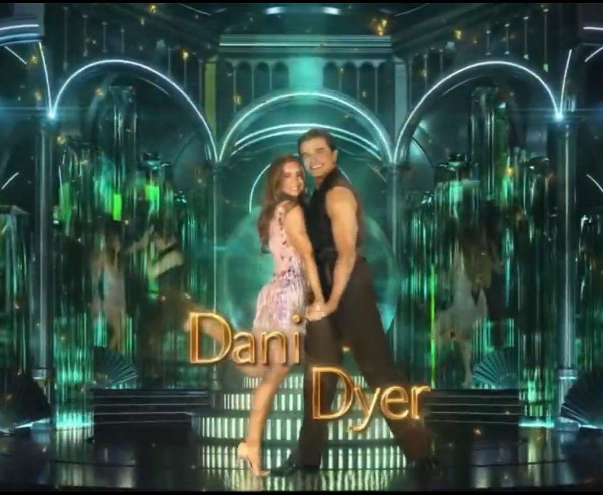 nocontextSCD_'s tweet photo. #strictly only person who has appeared on two different titles 😍😍 https://t.co/lysUX9SLsa
