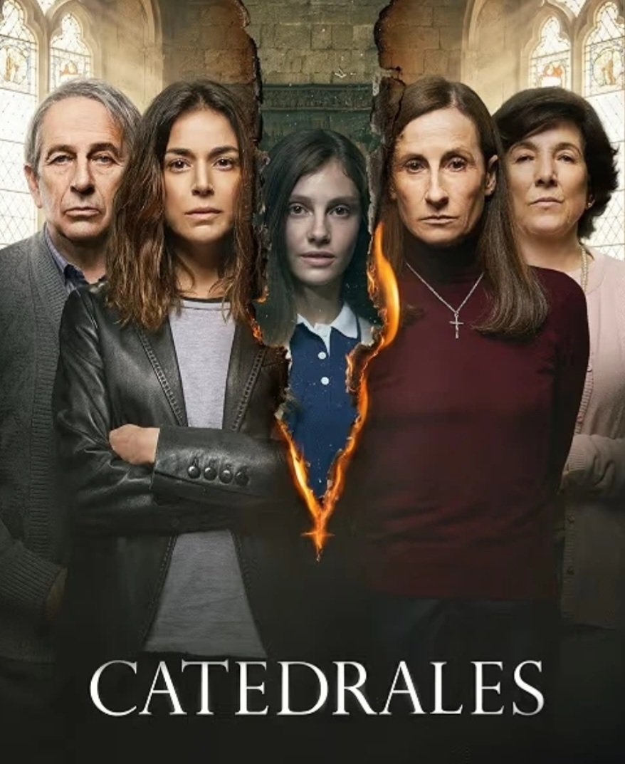 mariamercedes79's tweet photo. #Catedrales a diferencia de la historia oroginal escrita por mi adorada Claudia Piñeiro , esta es una minisierie contada desde los flashbacks; no desde las voces narratrivas, y no está ambietada en Argentina. Son 6 capitulos que atrapan por el drama oscuro familiar. Para mí es eso, no un thriller. Y por supuesto tiene el sello de la autora con discursos que ya hemos visto en esa y en otras de sus novelas. En serio, deben leerla.