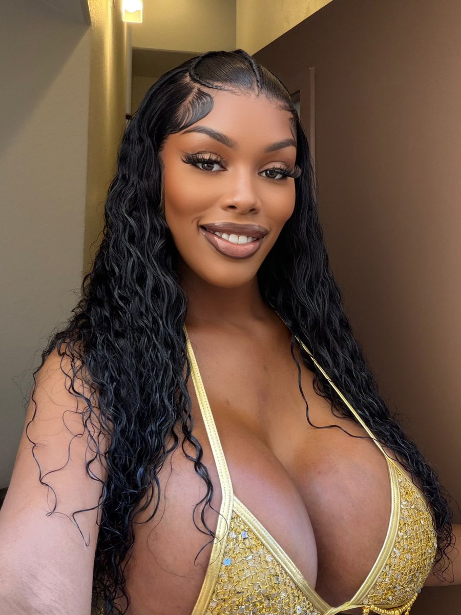 IamLiaLovely's tweet photo. Can I be your 🏆 sex doll ?! https://t.co/hTIVUnHrrc