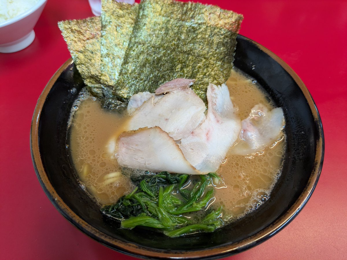 Mitchan_Spence's tweet photo. メヒアは日本食が大好きで、ワサビも大好きです。特にホタテやウニが好きです。ラーメンは一蘭が好きです。
東京は賑やかすぎるのでナゴヤが住みやすいと言ってくれました。

色々と思い出を振り返ってきたら泣きそうになってきた https://t.co/G5vRJLk7fZ