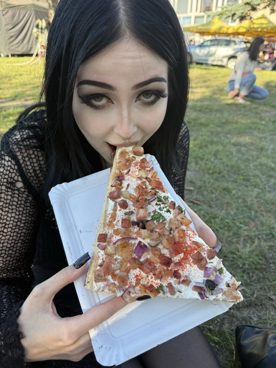 Kytaro_Kitty's tweet photo. •paypig finsub femdom findom human atm whalesub•

Love when piggies fund my fun days❤️ https://t.co/4XlYzvJYUL