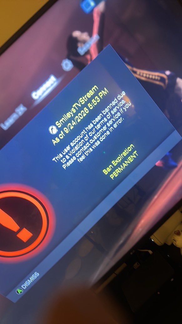 Smileys_Tv's tweet photo. You ban me for no reason and i stream everyday promoting your game i was banned for being hitting 52% 3pt like wtf but all the big cheaters get 2 weeks fix this asap i should not be banned i do not cheat never have and never will this needs sorting out asap @Beluba https://t.co/lWQLbrip8Z