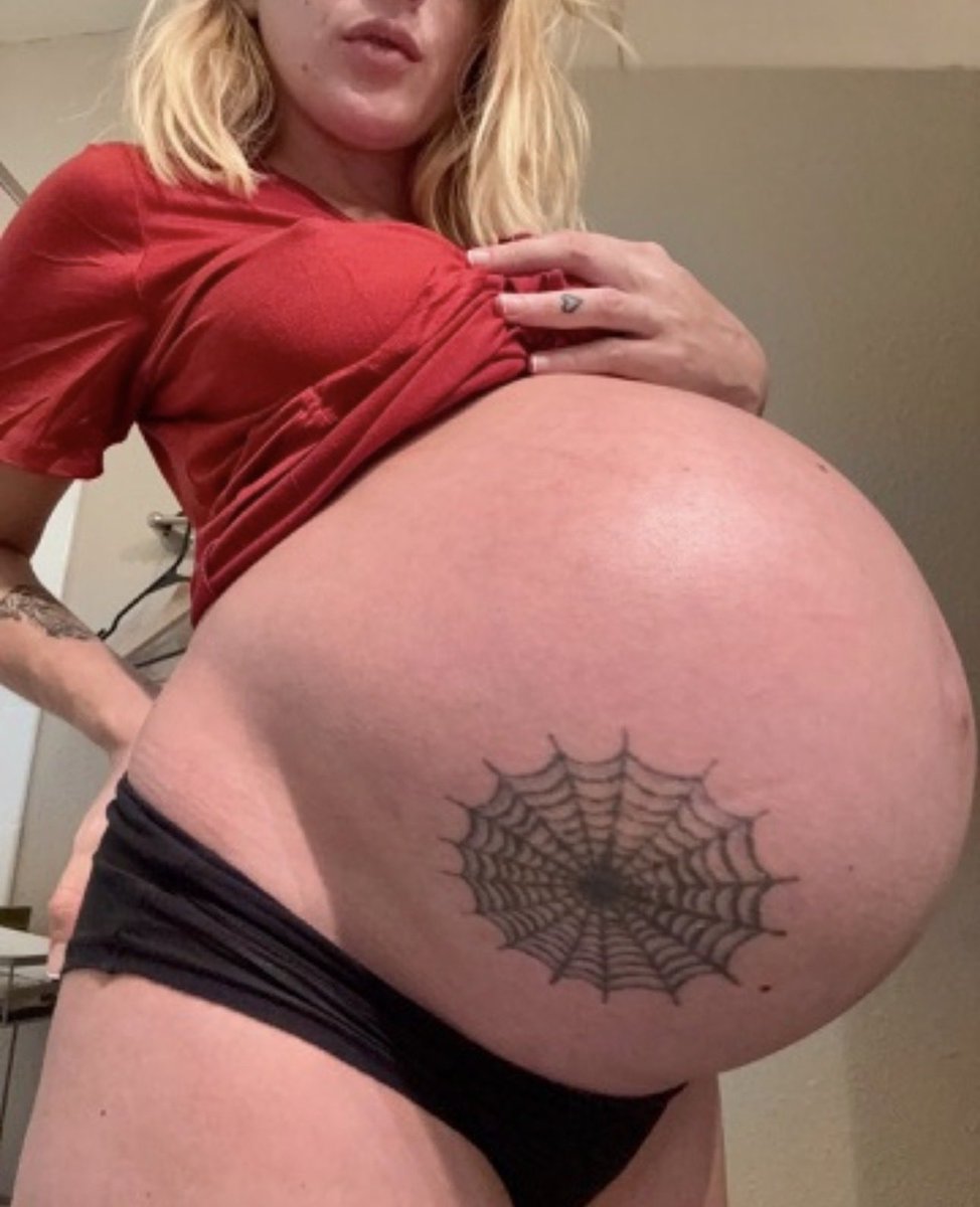 roseposexxx's tweet photo. Two years ago today 🥰 I wonder how big I will get in my second pregnancy. #pregnantlife https://t.co/U8ehC9RAPa