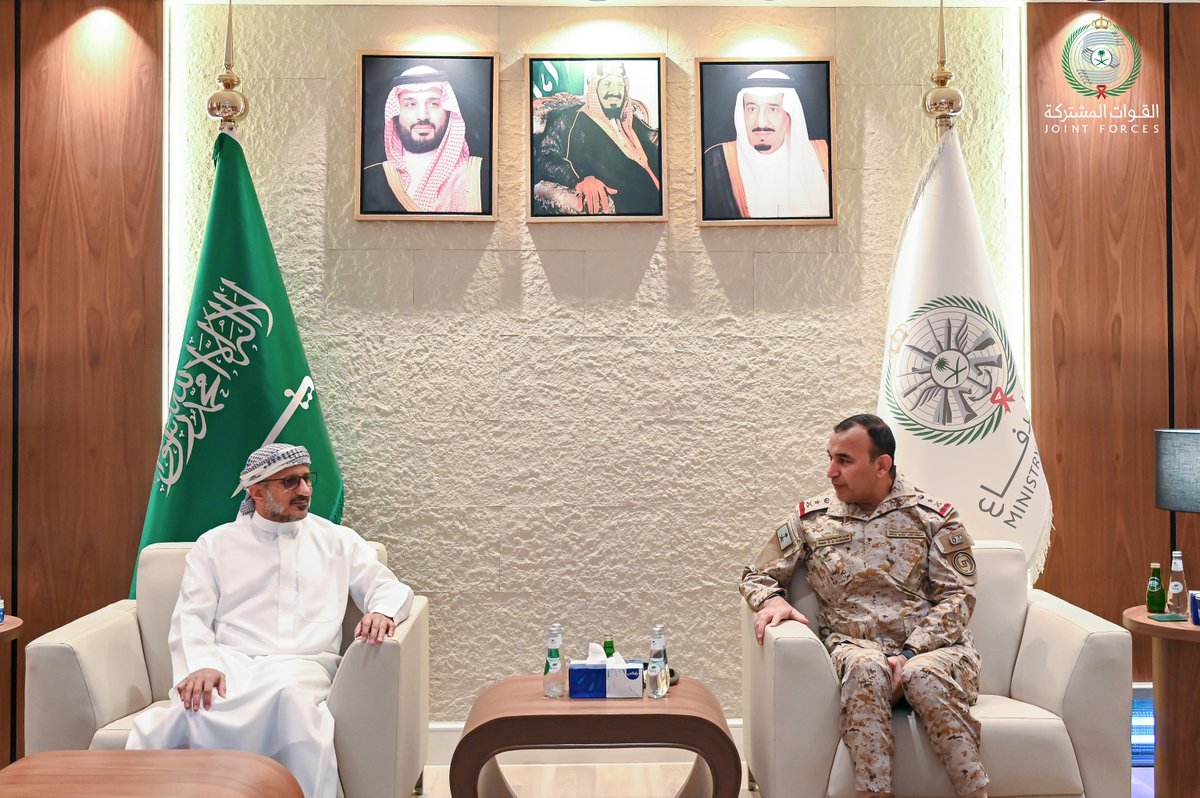SPAregions's tweet photo. قائد القوات المشتركة يلتقي عضو مجلس القيادة الرئاسي اليمني قائد قوات المقاومة الوطنية، ويستعرضان تطورات المشهد اليمني، وبحث سبل تعزيز وتنسيق الجهود المشتركة بما يدعم جاهزية القوات المسلّحة اليمنية على كافة المحاور والجبهات لاستعادة الدولة ومؤسساتها الوطنية.
https://t.co/iOr9qqadbE
#واس