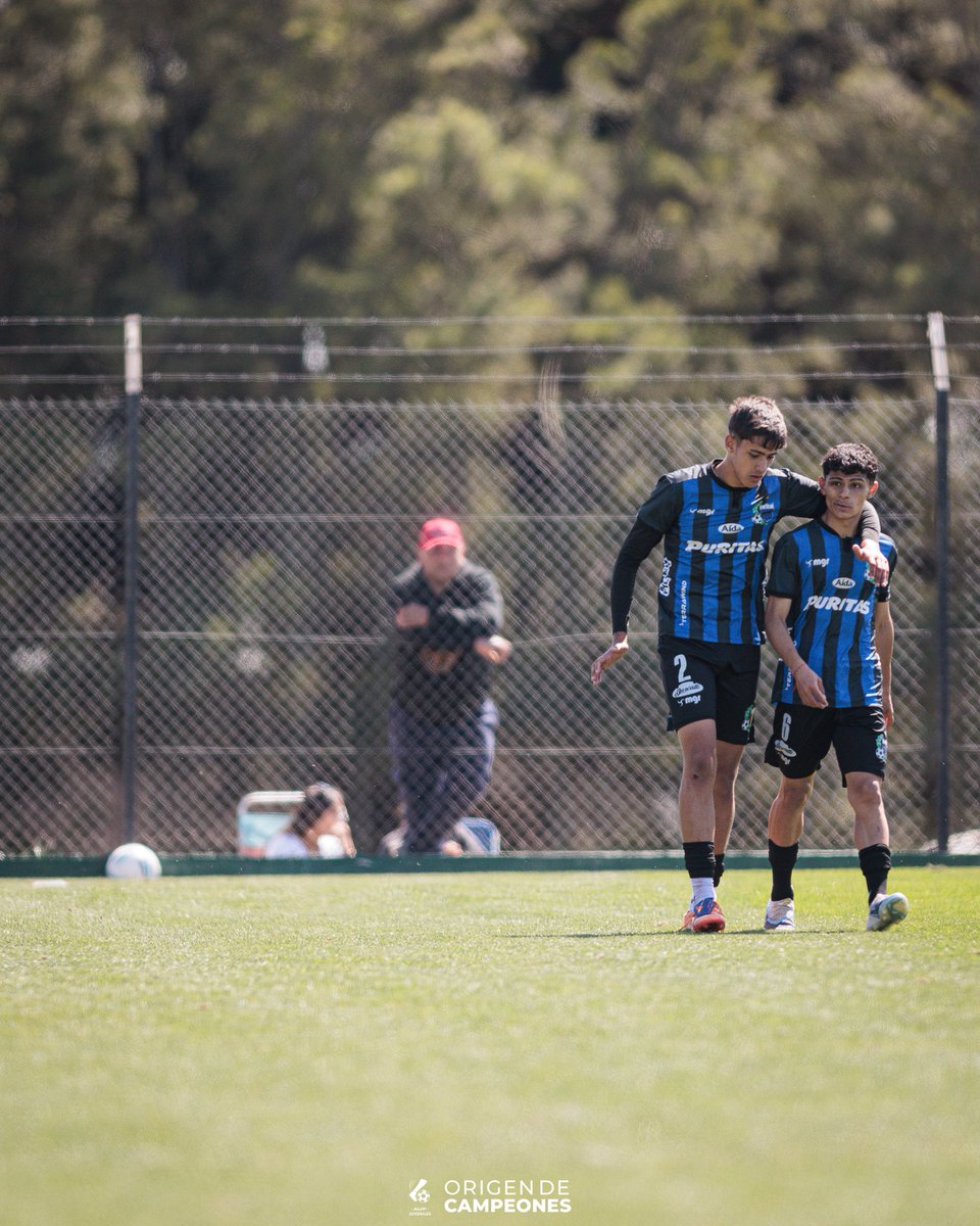 JuvenilesAUF's tweet photo. En La República hubo acción, solcito y goles para la 𝘀𝘂𝗯-𝟭𝟲 de Liverpool y River Plate. Fue 2-1 para el Negriazul 📌 https://t.co/3eb1clQjmW