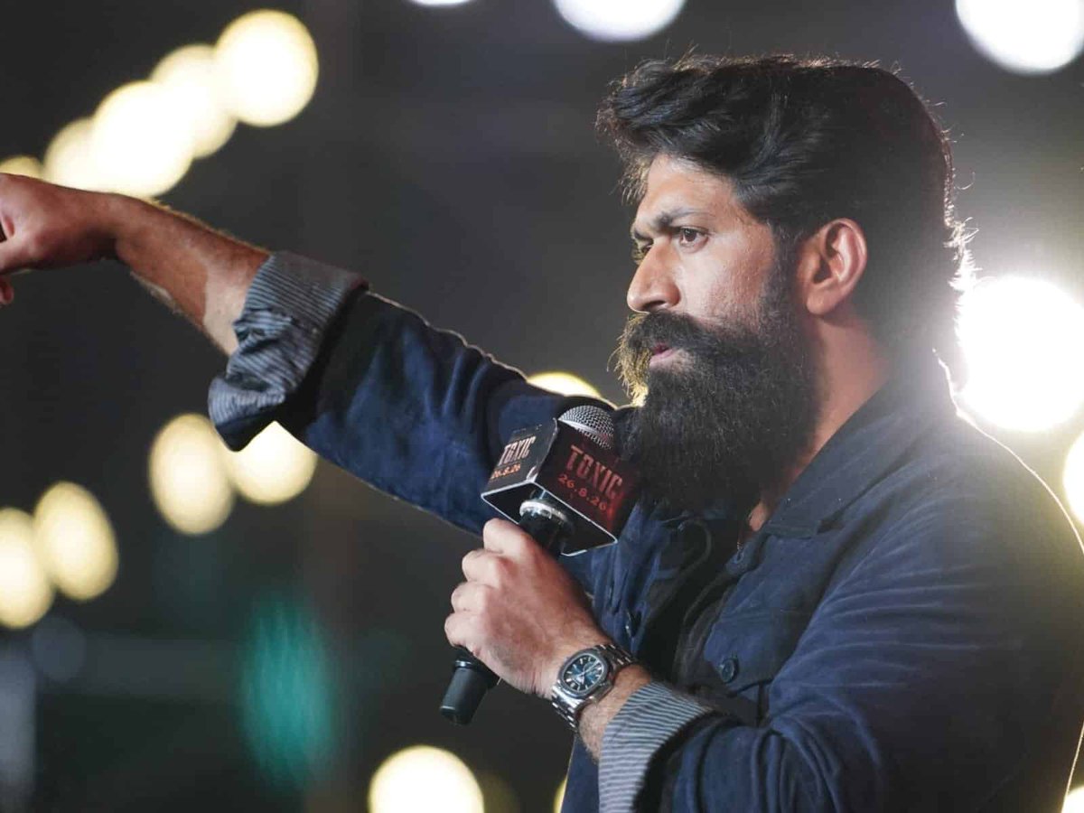 Sampath__Tweet's tweet photo. Ppl trolled #Yash for staying quiet while praising Nani's tweet yday. Now Nani is dng press conferences highlighting +ve reviews,whereas Yash just stayed silent &amp; left everything to the audience.This shows how mature &amp; genuine he is as an actor.
@TheNameIsYash #YashBoss https://t.co/1zg1GP5Tat