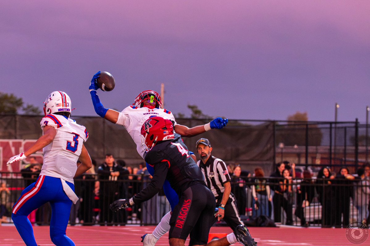 TD_IsaacParra's tweet photo. OMG 😱 Catch of the year?!🤯 @espn @SportsCenter 

@JSZ_Sports @Mtrible @D2SportsNetwork @HSSportsNJ @nj_athletics @njgridiron_ @DWBroadcasting @edaniels77 @hybridperf_ @BigPlayEv @WTHSMinutemen @DanHearn43 @SchatzmanMike @MoCoz111 @averagefailures @trevorsharkey3 @DylanSharkeyy @twpteacher44 @coachholmes79 @Rivals
