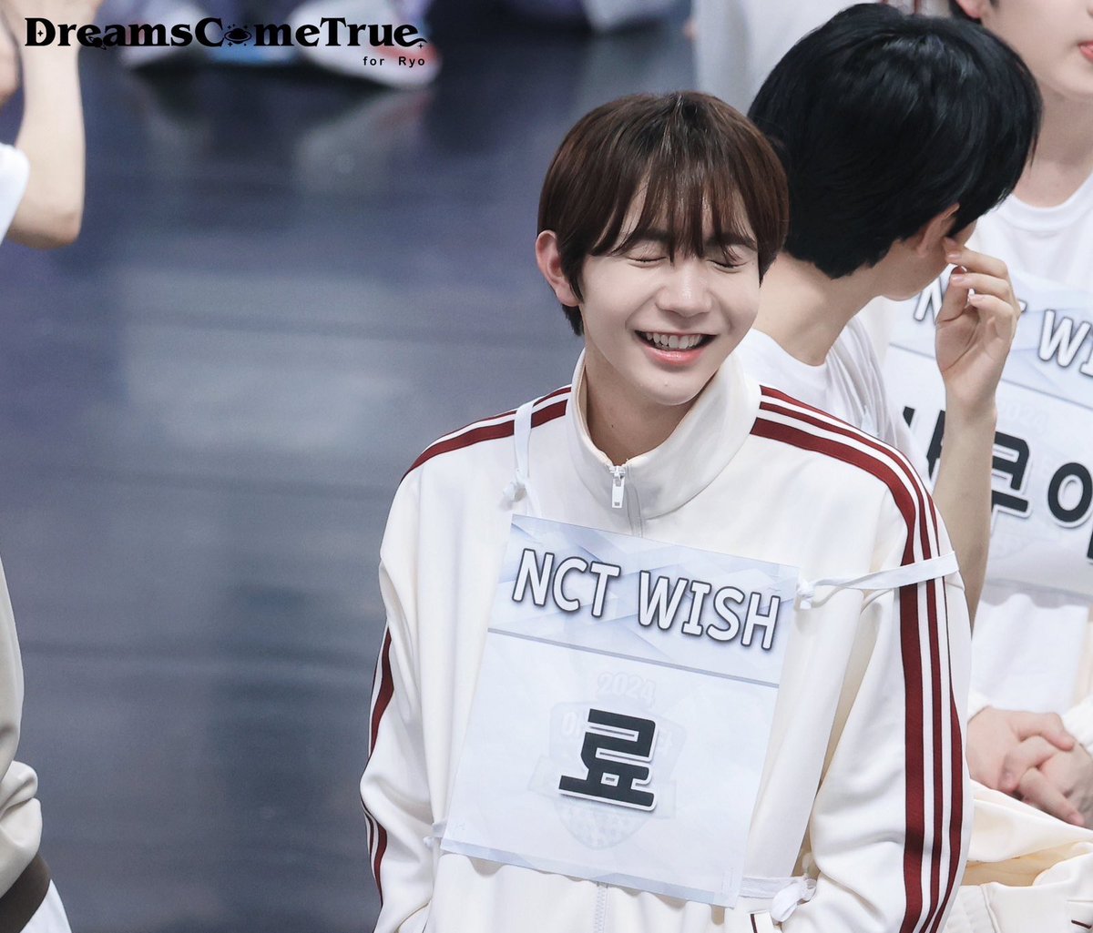 AngBangYul's tweet photo. 이 앙글이는 온미남도 되고૮⁔.  ̫ .„⁔ა  냉미남도 됩니다 ૮ •̀ . •́:ა https://t.co/rfagTfMAzb