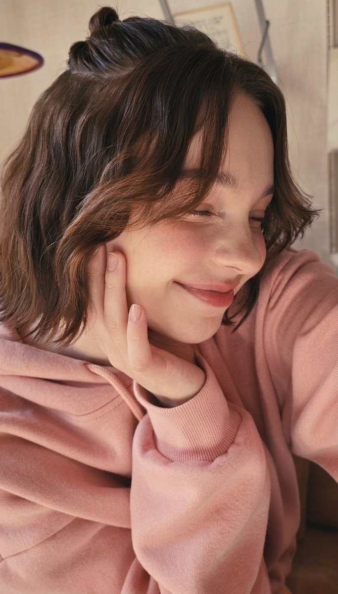EmmaWallpaper's tweet photo. #EmmaMyers https://t.co/Nl0ZDzceR6
