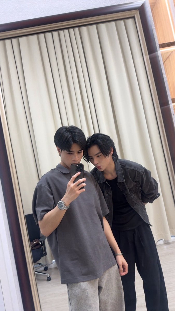 boss_pongpak's tweet photo. ฝากทุกคนช่วยโหวตเชียร์ ไกด์บอสด้วยนะค้าบบ  
🤟🏻🤟🏻🤍🤍
#DUOONEEP2
#DUOONEXFreenBecky
#DUOONEXMewSuppasit
#DUOONEXDaEndorphine
#AmarinTV
#GuidePiyawat
#BossPongpak
#GuideBoss https://t.co/t0Qncuv2Rj