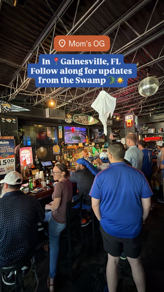SportsTavern1's tweet photo. Florida vs Ole Miss first time in the Swamp. #Taverntalk #flordafootball #theswamp https://t.co/1ZFJ0MihNA
