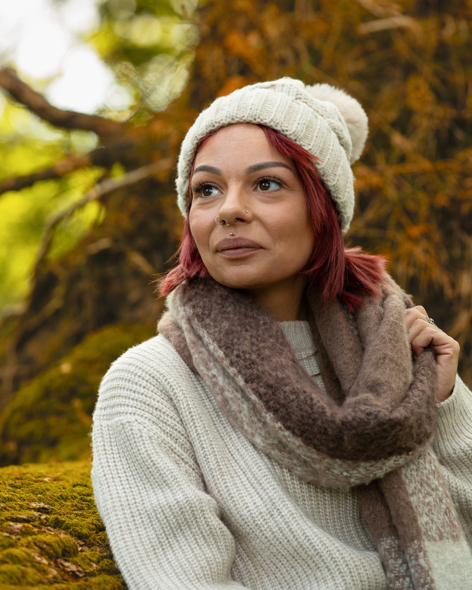 digitalartist69's tweet photo. what a beautiful autumn woodland photoshoot with the sparkling marie 
#portraitvision#moodyports#portraitpage#folkportraits#earthportraits#fallphotoshoot
https://t.co/QpNWeNveh4 https://t.co/OzFFjEduvi