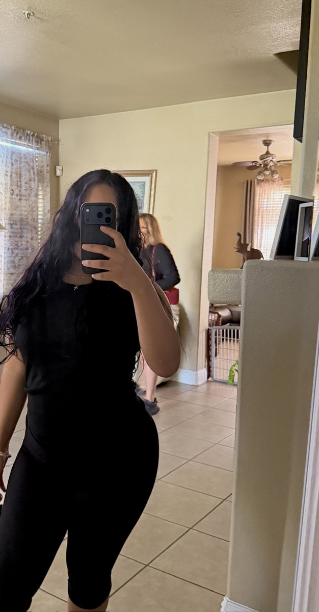 dvdvd12510's tweet photo. dm to submit ur irls no limit #submission #latina https://t.co/rvyYG2qIOA