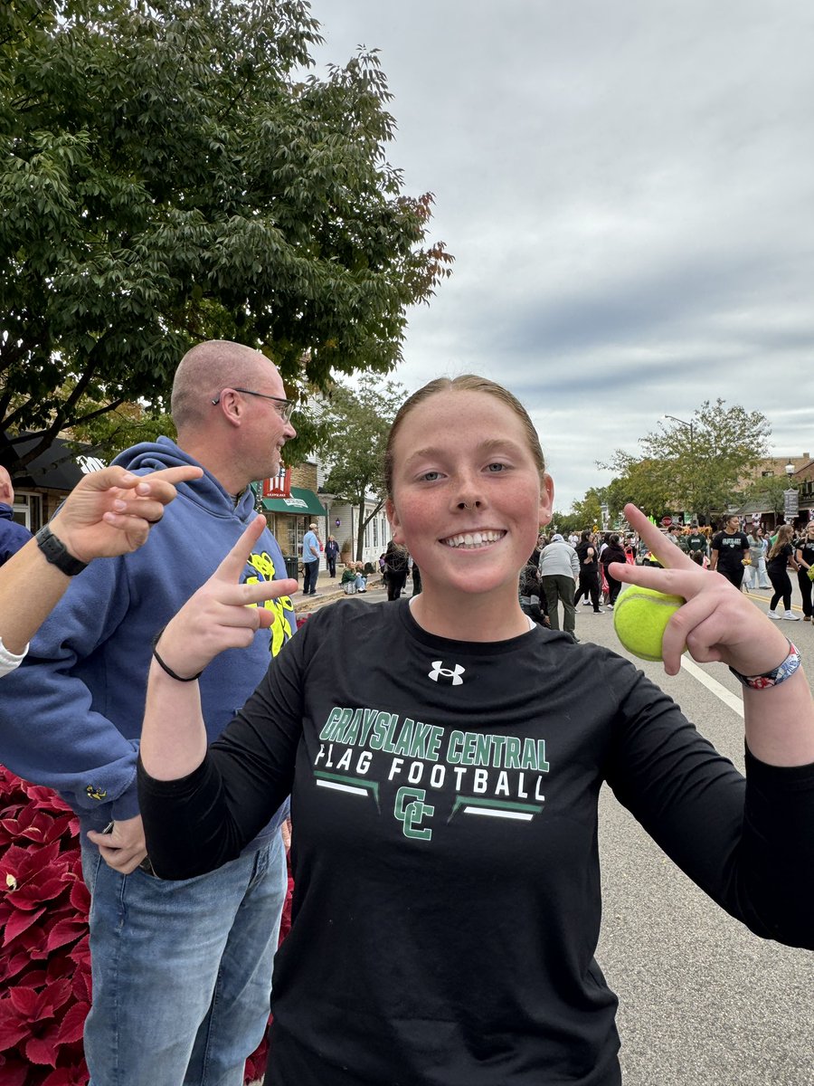 hubbardbradford's tweet photo. Homecoming for @GoGCHSRams this weekend! Bryn and the dance team, along with Calla and her flag football teammates in the parade yesterday. Way to kick off a fun weekend! #HubbardSisters #makeitmatter https://t.co/pDTikjYcyz