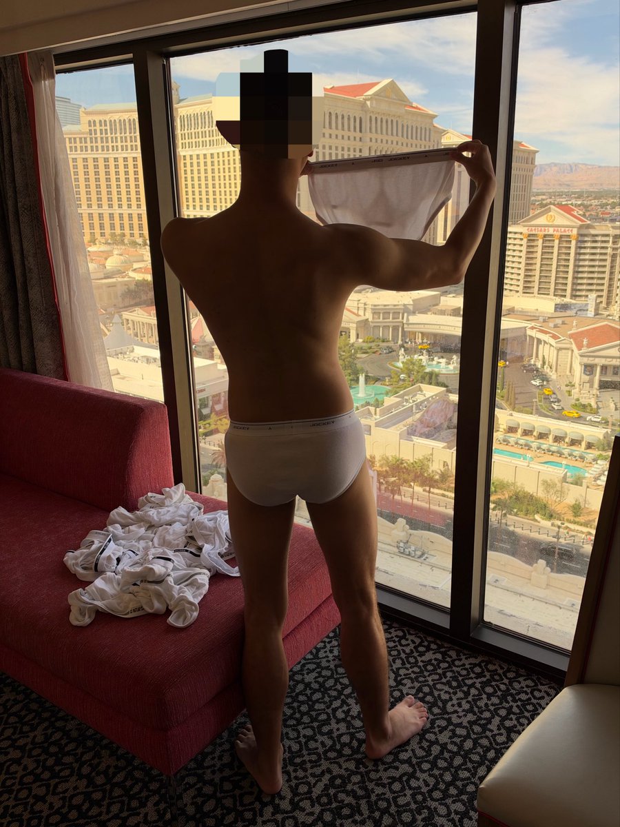UnseenHalf's tweet photo. Showing off my tighty whities to the whole Vegas strip! Was hoping for a wedgie… 😈 https://t.co/oNpVp7Vvih