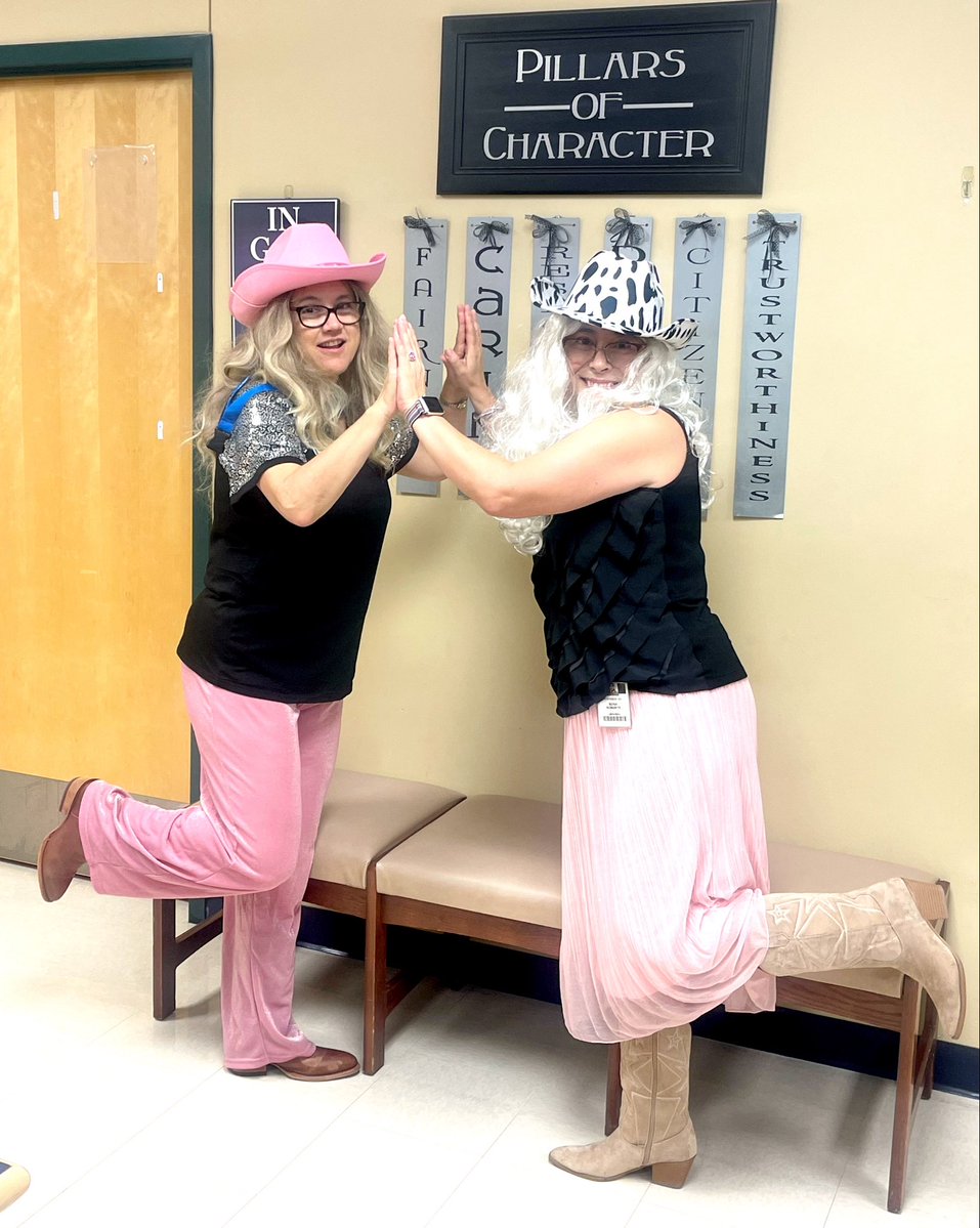 RivetingReads's tweet photo. Celebrating Dolly Day on 9/25 @NISDCarnahan. Plus stop, drop, & read. #Read3ReadIn #HEB 🤠📚 https://t.co/DXbthHwWNf