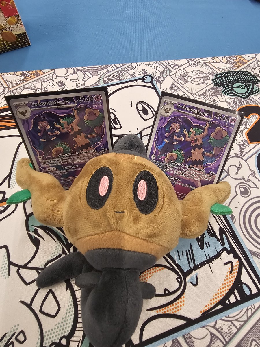 JoseLopezJ10's tweet photo. Acabamos 4-4 el Regional de Frankfurt. Tenía muchas ganas y quería disfrutar este primer Regional de una manera diferente, una última vez con Trevenant. Las cosas no salieron como quería...malos matchups (Mega Lopunny, Grimmsnarl..), en 2 rondas contra Draga 3 veces Clefairy en premios y algun game que no jugué.

Estoy muy satisfecho porque lo he dado todo. Lo siento mucho a los que esperaban algo más de Trevenant y de mí, aún así se que hay un par en Día 2. 

Aquí llega mi recorrido con este mazo 🥹

Gracias ❤️
