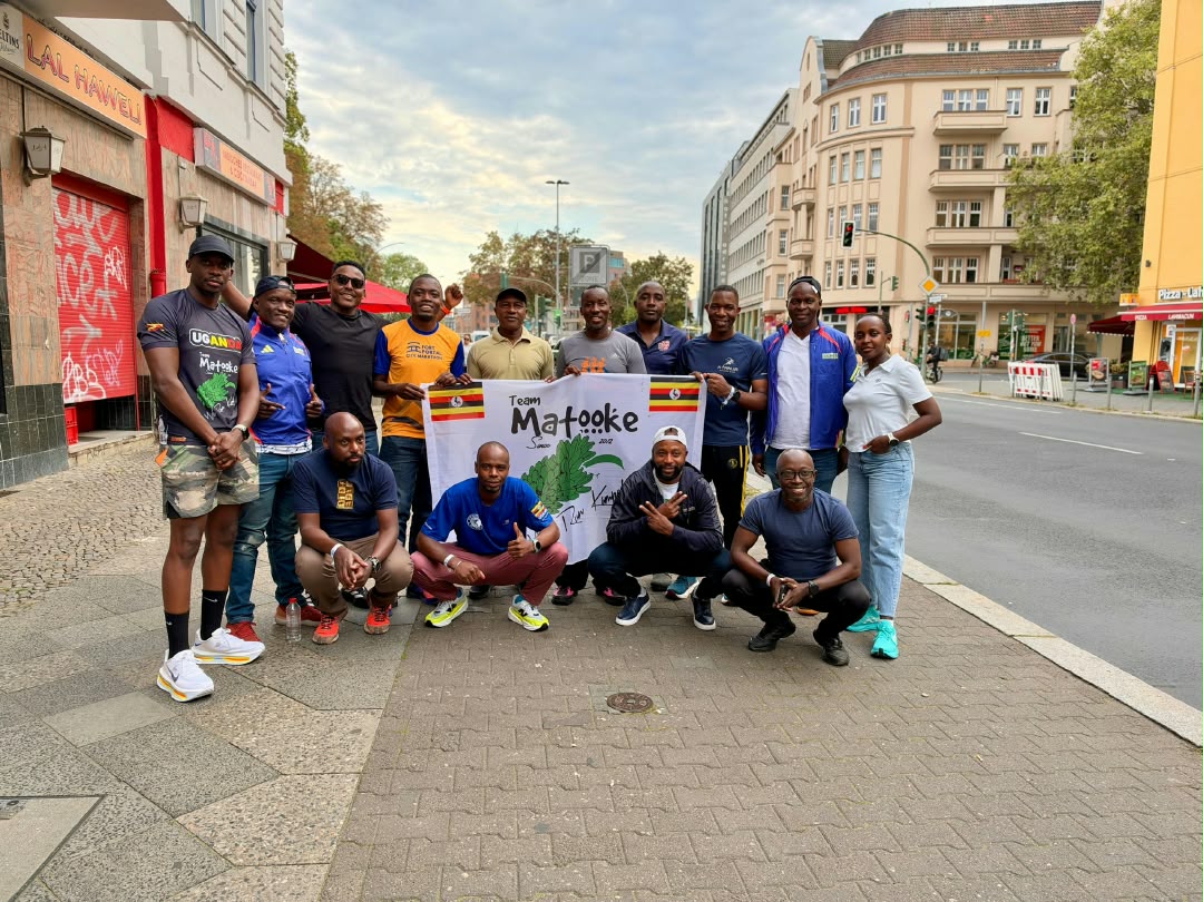 teammatooke's tweet photo. The work is officially done. Tomorrow, Berlin turns into Team Matooke territory. Ekijja Ssi Muntu 🇺🇬🏃🏾‍♂️💨
@WMMajors @berlinmarathon https://t.co/fcGkZa1xYT