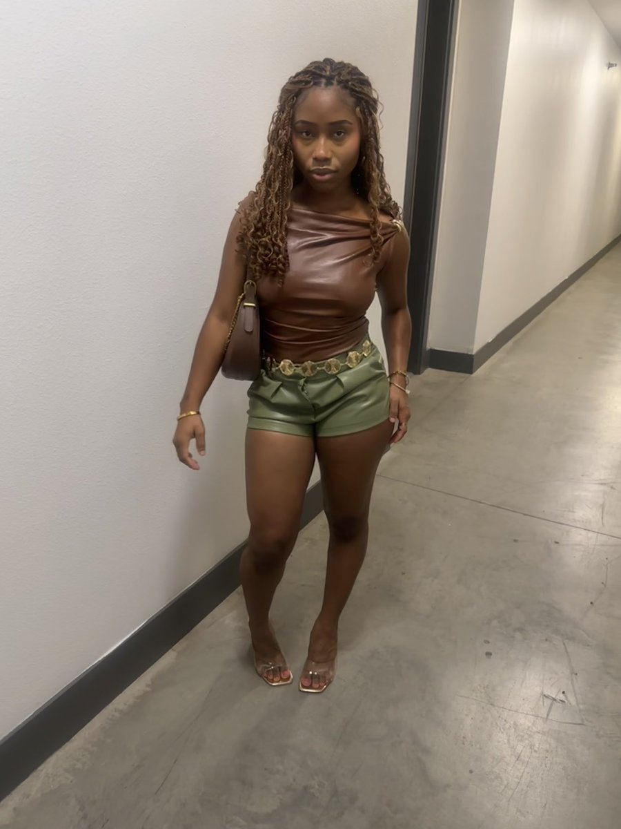 _kyranicolee's tweet photo. went out with my girls last night ✨ https://t.co/9wvUPOhgFk