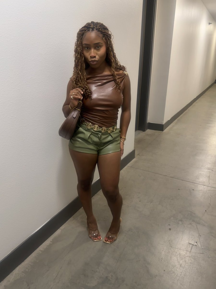 _kyranicolee's tweet photo. went out with my girls last night ✨ https://t.co/9wvUPOhgFk