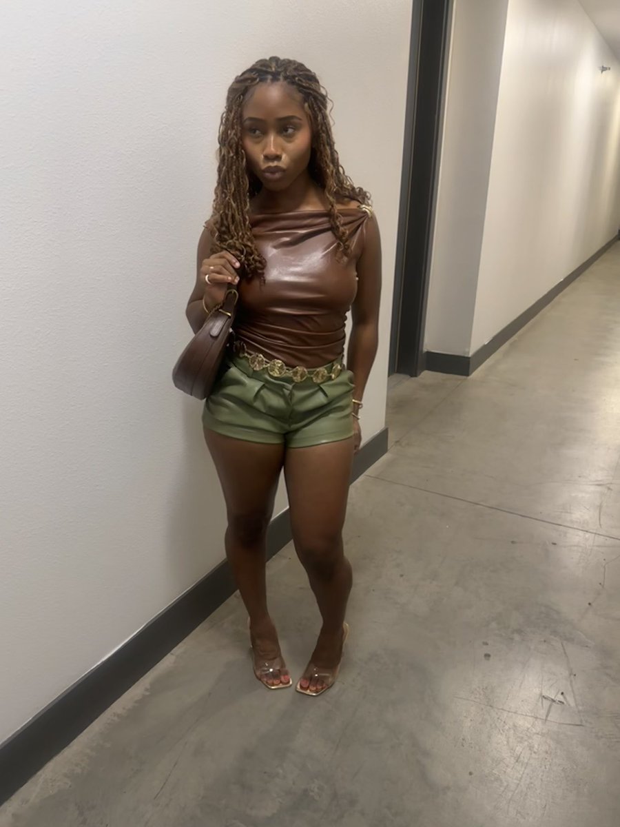 _kyranicolee's tweet photo. went out with my girls last night ✨ https://t.co/9wvUPOhgFk