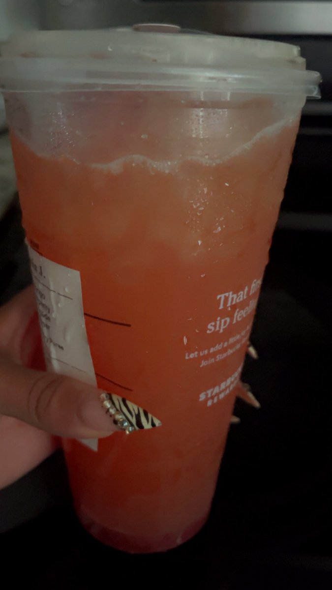 SidityNPretti_'s tweet photo. Got ma Refresher 😊 bet I won’t waste this one. https://t.co/GaJ7kWrxTL