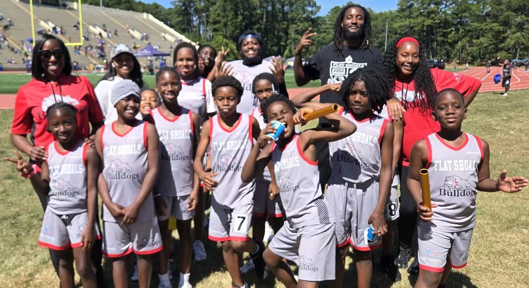 JenniferAGates's tweet photo. @FlatShoals_ES @DeKalbSchools @DekalbSout51202 Showing up & showing out! #Bulldog #estrack team getting their #health on at today’s qualifying area #championship #missionpossible @Myssjj @DCSDAthletics #highenergy #highexpectations #entertolearn #departtoserve #forwardtogether https://t.co/qDDJm21LTv