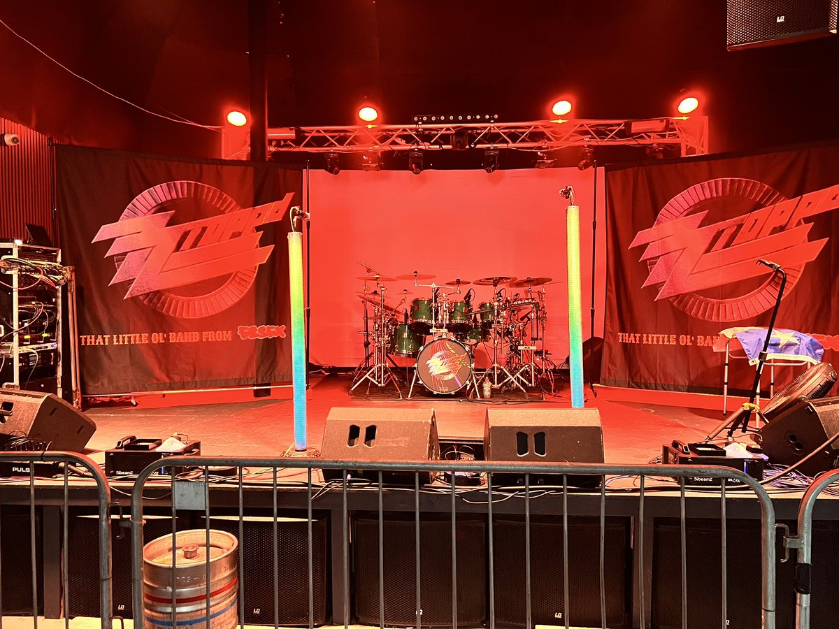 ZZTOPPD's tweet photo. All set up and ready to rock @Hangar18MV in Swansea tonight! 

It’s gonna be a busy one! 

Onstage 20.15. 

Have mercy/Trugarha 😎🏴󠁧󠁢󠁷󠁬󠁳󠁿 https://t.co/Zht64g28b7
