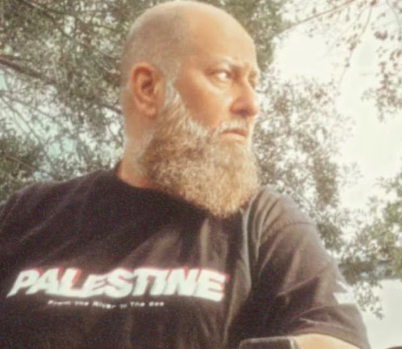 MOSSADil's tweet photo. 🚨 PALESTINE CLOTHING BOSS: ‘NO COUNTRY WANTS JEWISH PEOPLE’

A Palestinian clothing company boss is under scrutiny after declaring that “no country wants Jewish people.”

The remarks have sparked normalization of antisemitism and scrutiny over rhetoric targeting Jews as a group.

The Telegraph