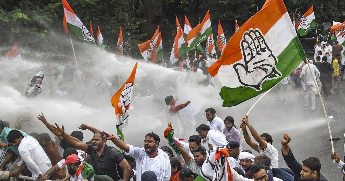 DeccanHerald's tweet photo. Congress tears into EC, says 'wishy-washy' press note raises further questions on poll body's integrity https://t.co/MPEarJXIlY https://t.co/p9V9wakOFK