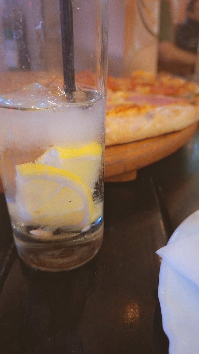 didi1ke2vidi's tweet photo. Клин со клин викаат...на здравје убави🍸 https://t.co/G3kxrROcW6