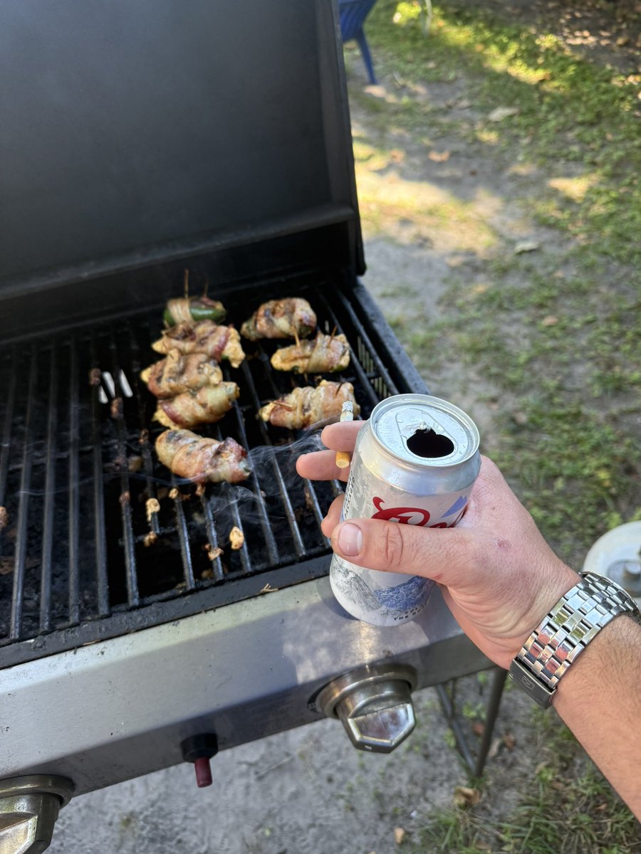 2Floridaman's tweet photo. Damn good opening day, ole miss is still respectfully dog shit #respectoff https://t.co/GTJECvta87