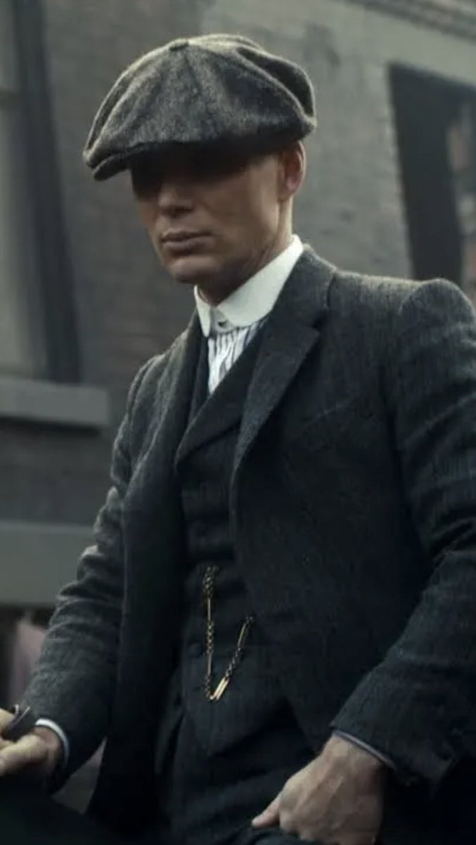 JLo's tweet photo. Living my Thomas Shelby fantasy
@dolcegabbana 
Milan Fashion Week https://t.co/wwUyLISn4A