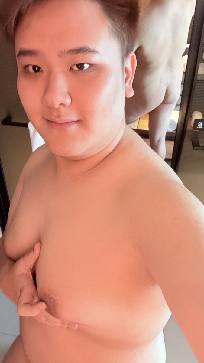 breakmyhole66's tweet photo. 人前人后 https://t.co/EaesOQSUCA