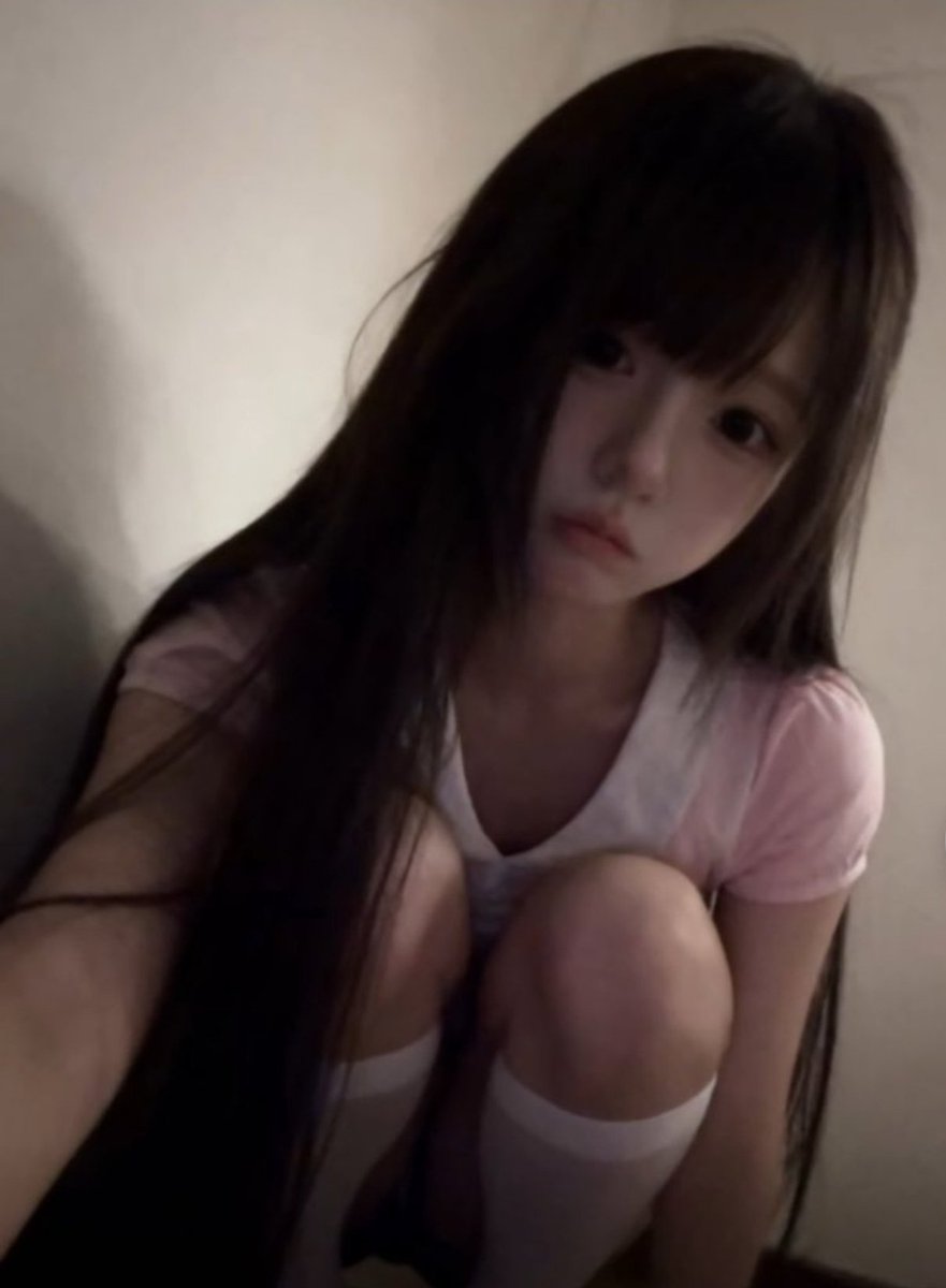 cynthia02pl6's tweet photo. 嘻嘻，深夜露出！  谁要看？

扣33  给你看看刺激的 https://t.co/ztAa11jUVX