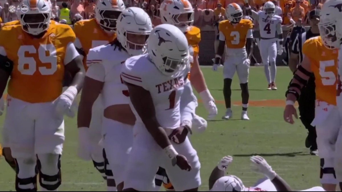 Black_Chuckb's tweet photo. Incredible things happening in knoxville https://t.co/tgjHuHHC07