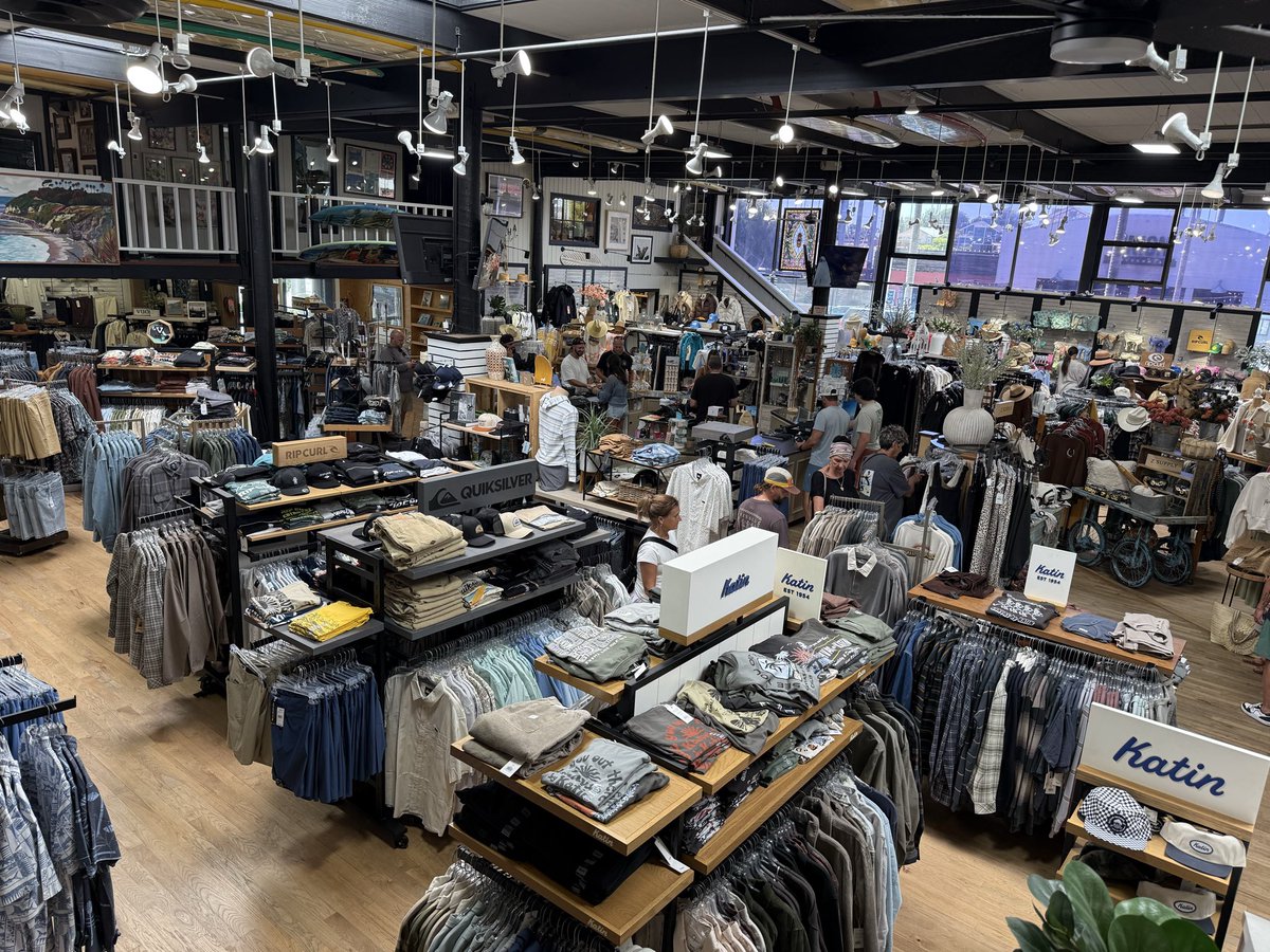 Real_JSteele's tweet photo. Hansen’s Surfboards during ICSC Western.  Originally from my native South Dakota, Don Hansen moved out to SoCal after college.  After working for the legendary Jack O’Neill, he started his own brand. Sadly, he passed away last year, but the family/brand is still going strong! https://t.co/NZn04c0RTG