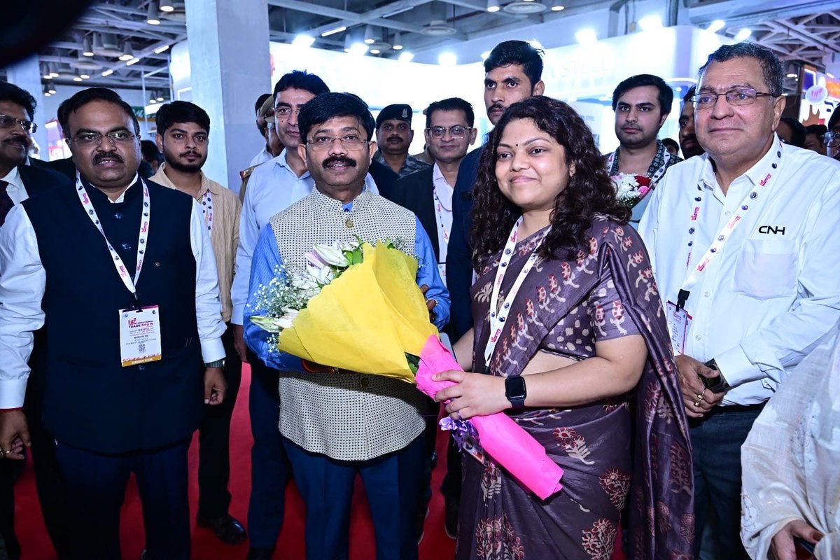 UPSIDA's tweet photo. Hon’ble Minister Shri Nand Gopal Gupta ‘Nandi’ visited UPSIDA Pavilion at #UPITS2026 and interacted with senior UPSIDA officials, exploring the industrial opportunities and initiatives showcased at the pavilion.
#UPSIDA #UPITS2026 #UttarPradesh https://t.co/h3hk4E1H1s