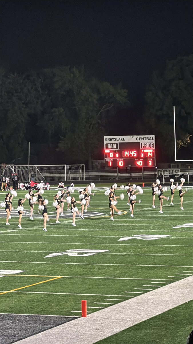 hubbardbradford's tweet photo. So fun to see how much the dance team on the sidelines and performing at halftime adds to the homecoming atmosphere. Great comeback win for the @GoGCHSRams! #HubbardSisters #makeitmatter https://t.co/R2sTOan5WN
