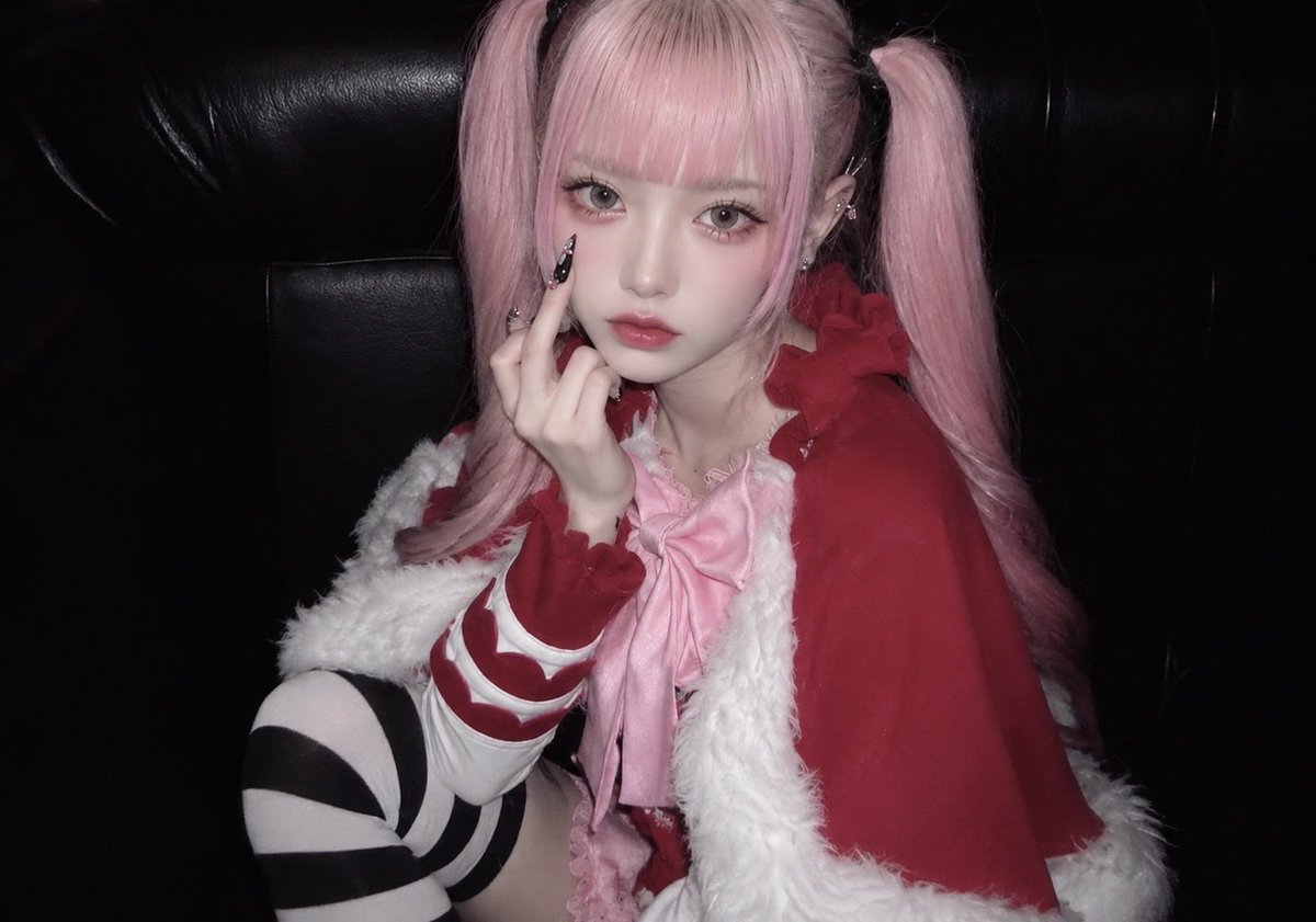 Noir_Alice06's tweet photo. ˙˚ 𓆩  ✞ 💀✞ 𓆪 ˚˙
 #ペローナ  #地雷 #いいね返し https://t.co/IuC8ERZ60u